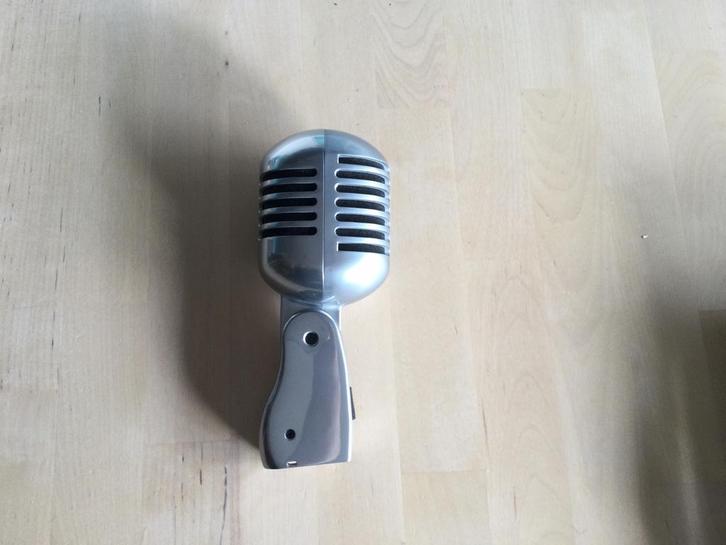 Retro-stijl microfoon, Muziek en Instrumenten, Microfoons, Zo goed als nieuw