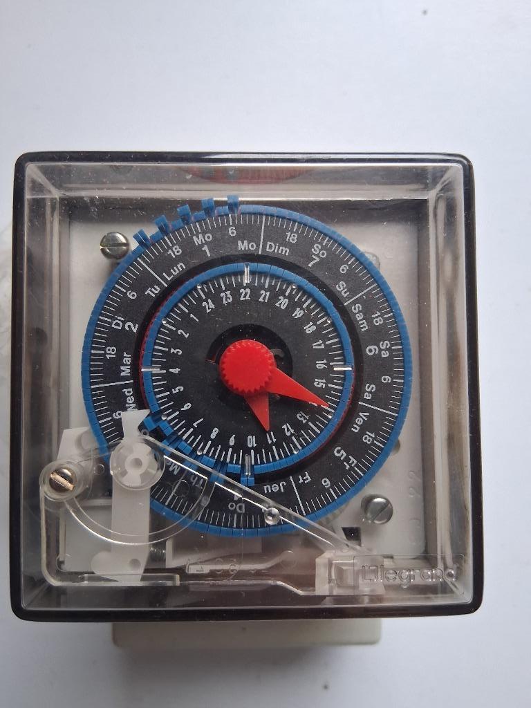 Analoge schakelklok Legrand MaxiRex QWT 498 37, Doe-het-zelf en Bouw, Elektriciteit en Kabels, Nieuw, Overige typen, Ophalen of Verzenden