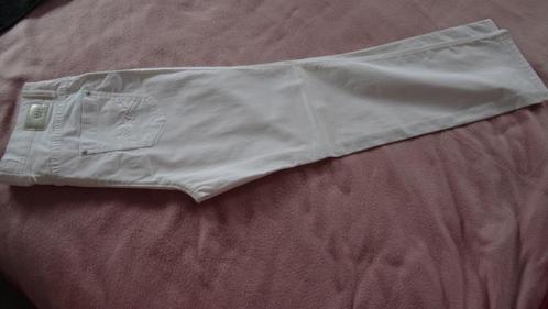 BROEK "BRAX" WIT NIEUW MAAT 40, Kleding | Dames, Broeken en Pantalons, Nieuw, Maat 38/40 (M), Wit, Lang, Ophalen of Verzenden