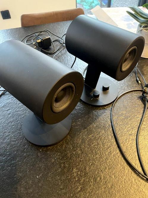 Razer Nommo 2.0, Computers en Software, Pc speakers, Zo goed als nieuw, Audiokanaal 2.0, Ophalen