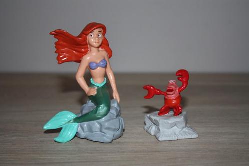2 Disney Bully figuren , Ariel ,Sebastiaan, 7,5 en 4 cm hoog, Verzamelen, Disney, Gebruikt, Beeldje of Figuurtje, Pocahontas of Kl. Zeemeermin