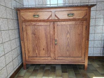 Grenen kast met 2 schuiven en deuren, 1 kastplank beschikbaar voor biedingen