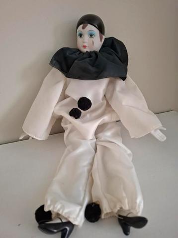 Vintage pierrot beschikbaar voor biedingen