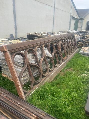 Neogotieke balustrade (9m) beschikbaar voor biedingen