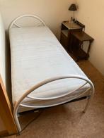 Metalen bed met lattoflex en matras, Ophalen, Zo goed als nieuw