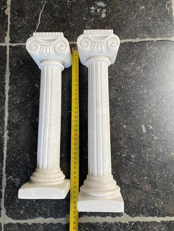 marmeren zuiltjes ( massief) als decoratie  beschikbaar voor biedingen