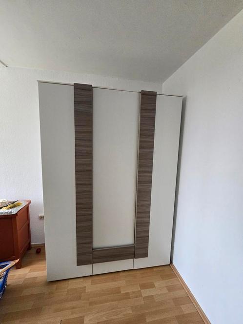 Garde robe 3portes .150cm..., Huis en Inrichting, Slaapkamer | Complete slaapkamers, Zo goed als nieuw