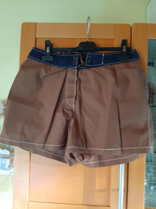 short tons bruns et marine - taille 38, Kleding | Dames, Broeken en Pantalons, Zo goed als nieuw, Maat 38/40 (M), Bruin, Kort