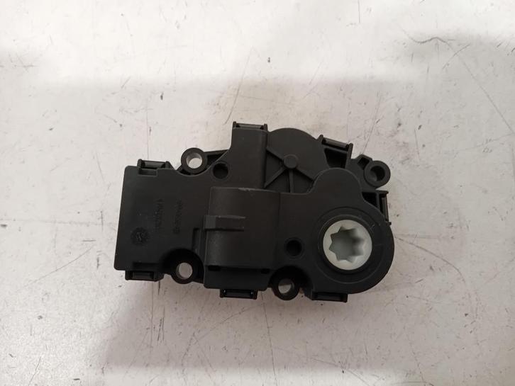KACHELMOTOR BMW 1 serie (F40) (01-2019/-) (cz113930), Auto-onderdelen, Airco en Verwarming, BMW, Gebruikt