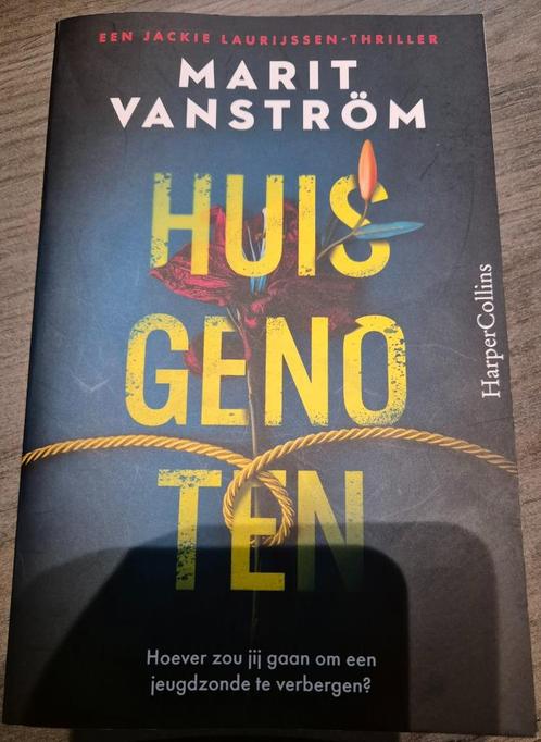 Marit Vanström - Huisgenoten ...., Boeken, Thrillers, Zo goed als nieuw, Nederland, Ophalen of Verzenden