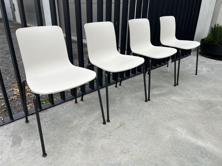 VITRA HAL TUBE STAPELBARE STOEL, 8X, Huis en Inrichting, Stoelen, Zo goed als nieuw, Vijf, Zes of meer stoelen, Kunststof, Metaal