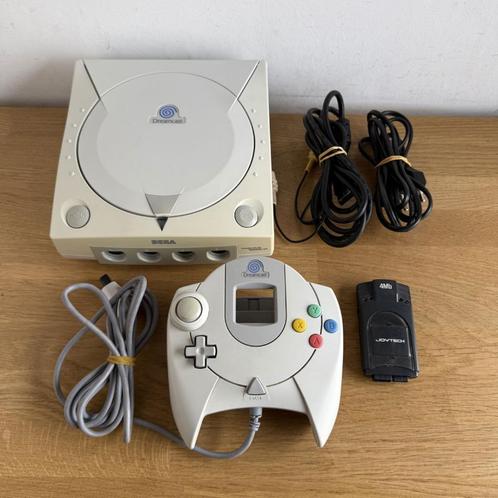 Console Sega Dreamcast (HKT-3030) met controller, Games en Spelcomputers, Spelcomputers | Sega, Zo goed als nieuw, Met geheugenkaart