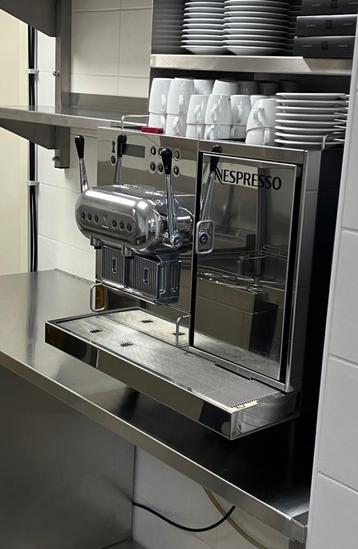 Koffiemachine Nespresso Aquila  beschikbaar voor biedingen