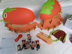 Speelhuis monchhichi + café + schilder + auto, Ophalen, Nieuw, Kunststof