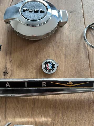 Ford Corsair V4 merklogo bonnet badge beschikbaar voor biedingen