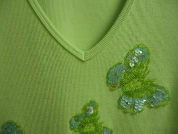 Fluogroen T-shirt met v-hals en strass, maat 38 beschikbaar voor biedingen