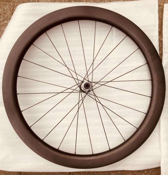Exclusieve Carbon Wielset +33mm (24h), Fietsen en Brommers, Fietsonderdelen, Zo goed als nieuw, Stuur, Ophalen of Verzenden