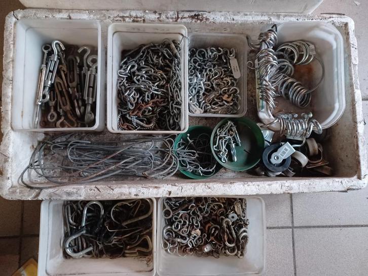 Ijzeren S-haken, ringen, kettingen en veel meer, Doe-het-zelf en Bouw, IJzerwaren en Bevestigingsmiddelen, Gebruikt, Ophalen