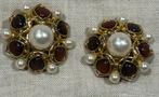 Orena vintage parelklemmen van goudkleurig metaal, Handtassen en Accessoires, Antieke sieraden, Overige materialen, Oorbellen