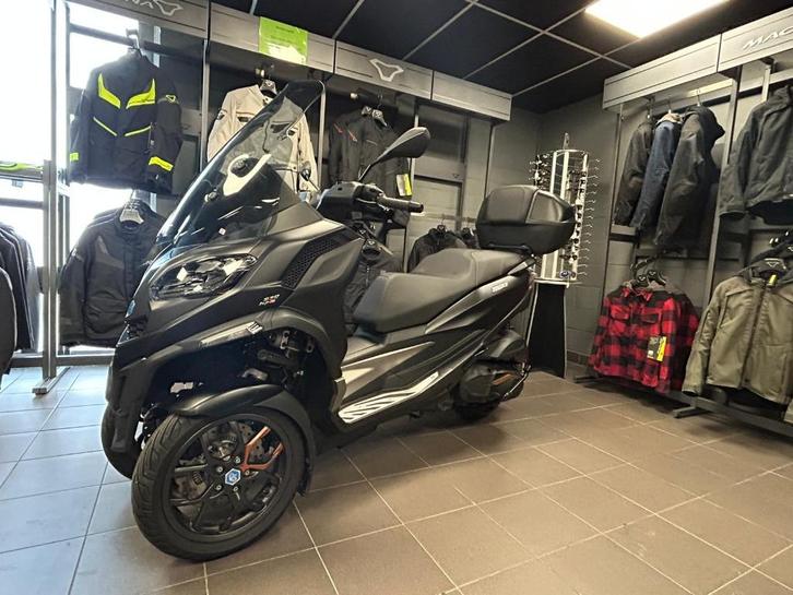Piaggio MP3 530 Exclusive, Motoren, Motoren | Piaggio, Bedrijf, Scooter, 12 t/m 35 kW, 1 cilinder, ABS, Cruise Control, Handvatverwarming