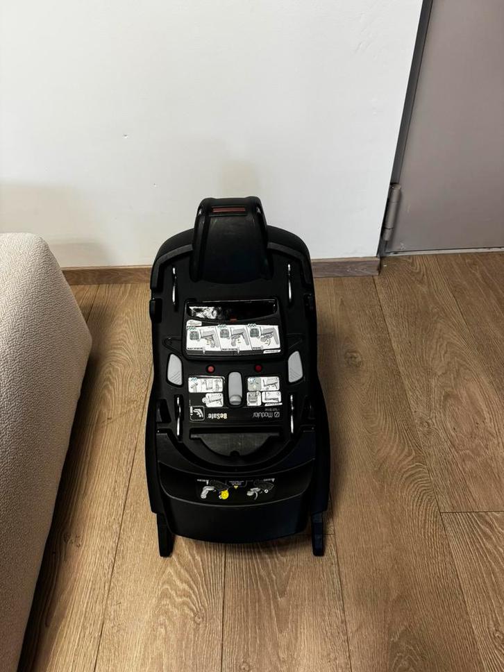 Stokke Izi modular i-size-Base, Kinderen en Baby's, Autostoeltjes, Zo goed als nieuw, Isofix, Ophalen