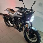 Husqvarna 125 svartpilen 1150 km - nieuwstaat!!!!, Motoren, LED Verlichting, Particulier, 125 cc, 11 kW of minder