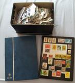 Postzegels : 2 albums + doos postzegels., Postzegels en Munten, Postzegels | Volle albums en Verzamelingen, Ophalen of Verzenden