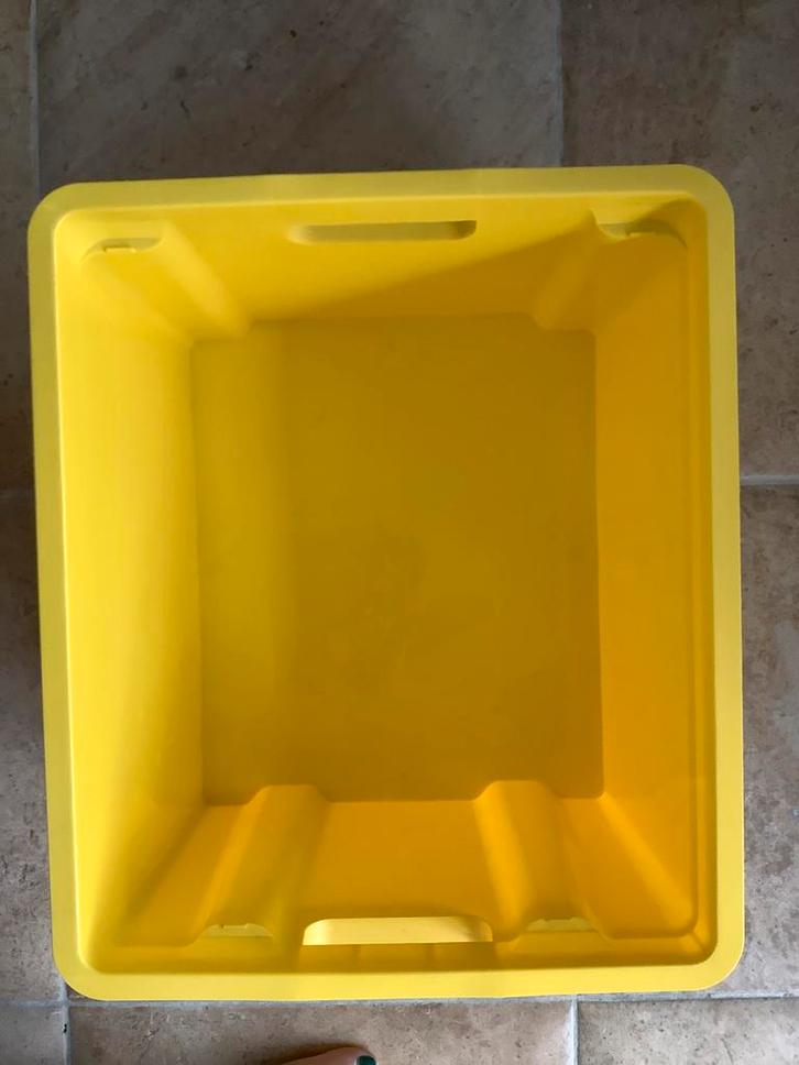 Gele opbergbox - stapelbak - opbergkist, Doe-het-zelf en Bouw, Kratten en Dozen, Zo goed als nieuw, Ophalen