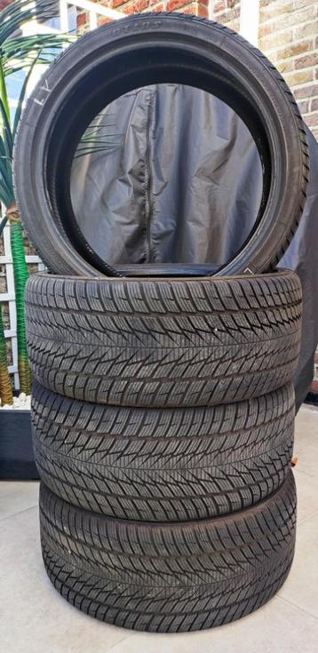 4 winterbanden 235/35 R19 beschikbaar voor biedingen