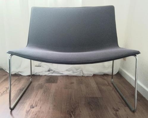 Arper Lounge Chair, Huis en Inrichting, Fauteuils, Zo goed als nieuw, Stof, 75 tot 100 cm, Minder dan 75 cm, Ophalen of Verzenden