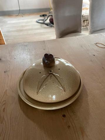 Kaas stolp beschikbaar voor biedingen