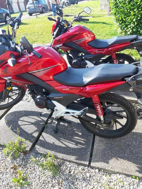 Moto Honda CBF125 EN SUPERBE état, Motos, Motos | Honda, Particulier, Tourisme, jusqu'à 11 kW, 1 cylindre, Enlèvement