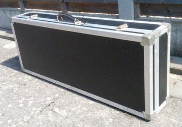 Zeer stevige, professionele flightcase.   beschikbaar voor biedingen
