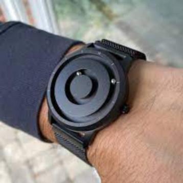 MAGNETO uurwerk, zwart, € 120.00