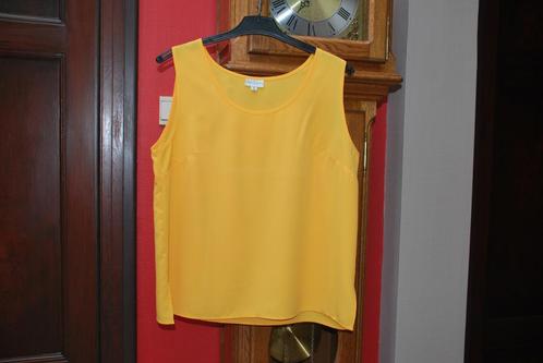 Top basic geel mouwloos T-shirt T46 als NIEUW!, Kleding | Dames, Topjes, Zo goed als nieuw, Maat 46/48 (XL) of groter, Geel, Zonder mouw