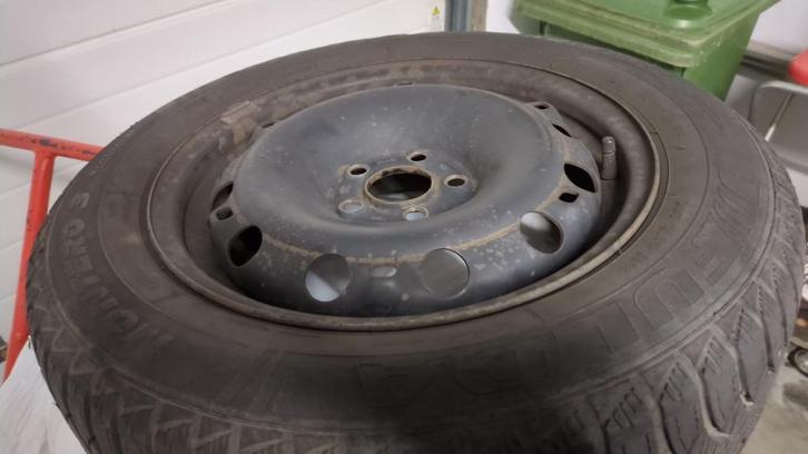 Sneeuw banden op stalen velgen voor VW Polo, Auto-onderdelen, Banden en Velgen, Banden en Velgen, Winterbanden, 15 inch, 185 mm