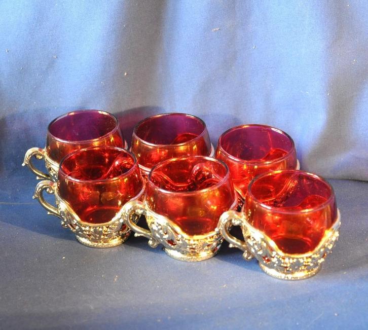 6 tasses café moka des années 50, Maison & Meubles, Cuisine | Vaisselle, Utilisé, Tasse(s) et/ou soucoupe(s), Verre, Enlèvement ou Envoi