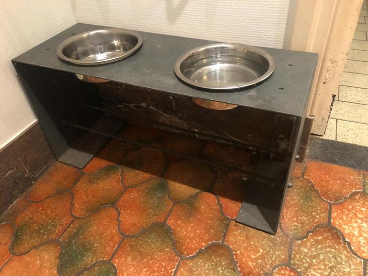 Voederstandaard - honden, Dieren en Toebehoren, Overige Dieren-accessoires, Zo goed als nieuw, Ophalen of Verzenden