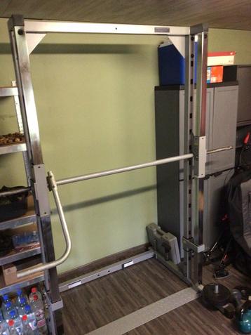 Barre guidée et banc multifonctions beschikbaar voor biedingen