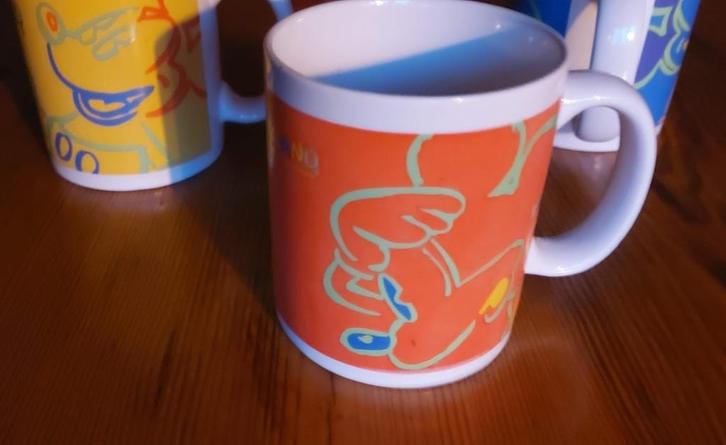 Drie originele echte DISNEY mokken uit Euro Disney in 1992 !, Verzamelen, Disney, Zo goed als nieuw, Servies, Ophalen