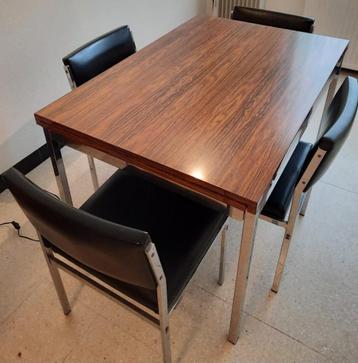 Table de cuisine rétro et vintage très solide avec 4 chaises, Maison & Meubles, Tables | Tables à manger, Enlèvement
