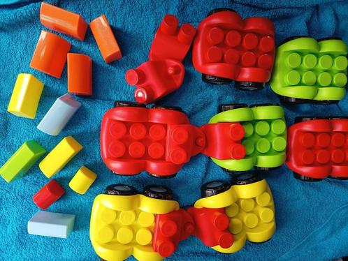 Heel veel plastic bouwblokken van merk abrick + wagentjes, Kinderen en Baby's, Speelgoed | Bouwstenen, Gebruikt, Abrick, Ophalen