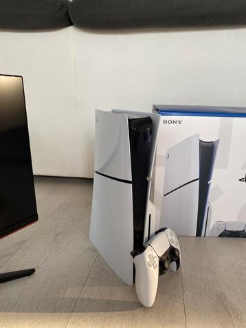 Ps5 slim diskversie + met monitor eventueel  beschikbaar voor biedingen