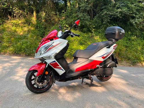 SYM GTS 125i sport, Fietsen en Brommers, Scooters | SYM, Zo goed als nieuw, Overige modellen, Benzine, Ophalen of Verzenden
