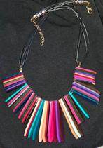 Mooi ketting met veel kleuren, Ophalen, Zo goed als nieuw