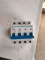 Automaat 4p 32A 6kA chint, Doe-het-zelf en Bouw, Ophalen, Zo goed als nieuw
