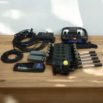 Hiab Palfinger Fassi Atlas radiokraan met afstandsbediening beschikbaar voor biedingen