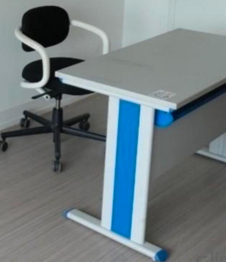 ✓Lot 2 Meubles/1 VITRA ALLSTAR Chaise + 1 Bureau (BURO?), Huis en Inrichting, Woonaccessoires | Overige, Gebruikt, Ophalen