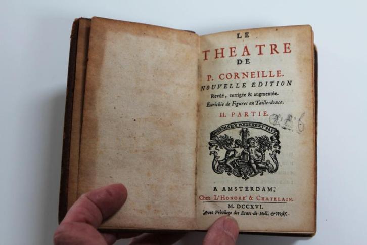 Théatre de P.CORNEILLE  boek uit 1716, Antiek en Kunst, Curiosa en Brocante, Ophalen of Verzenden