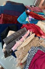 33 sjaals/foulards voor 85€, Ophalen of Verzenden, Zo goed als nieuw